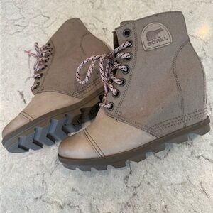 Sorel Women's Brown Wedge Boots